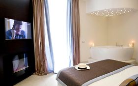 Roman Holidays Boutique Hotel